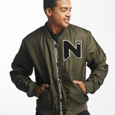 Nobody Berlin_grüne Bomberjacke