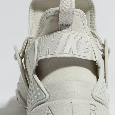 Nike huarachi drift hinten